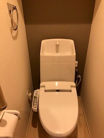 Room image 8