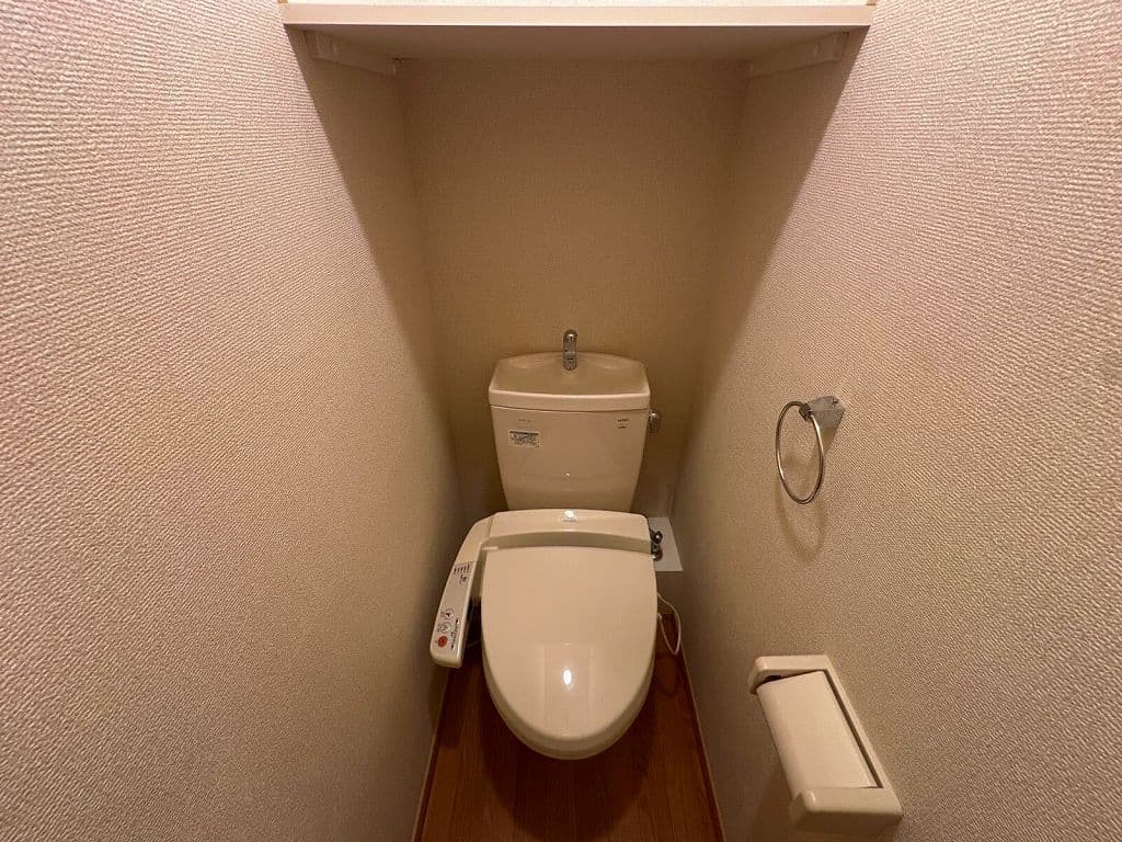 Room image 8