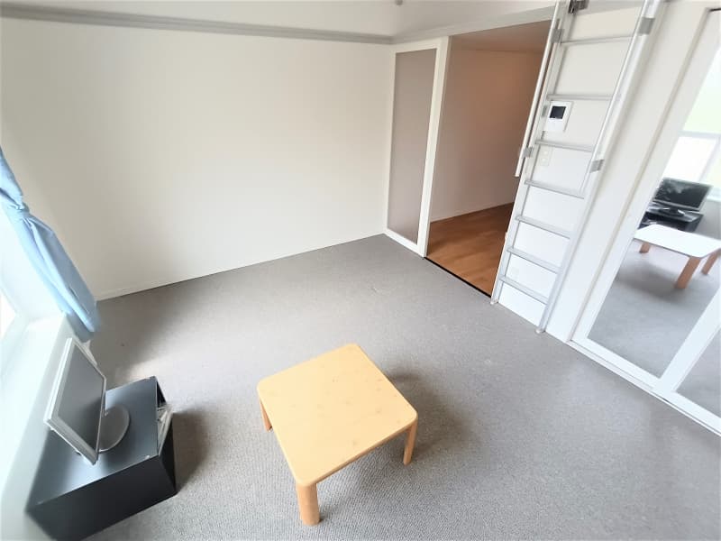 Room image 8