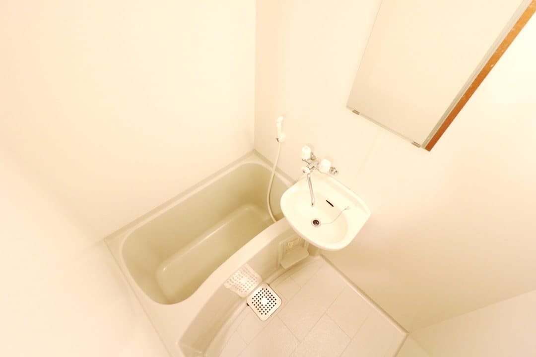 Room image 10
