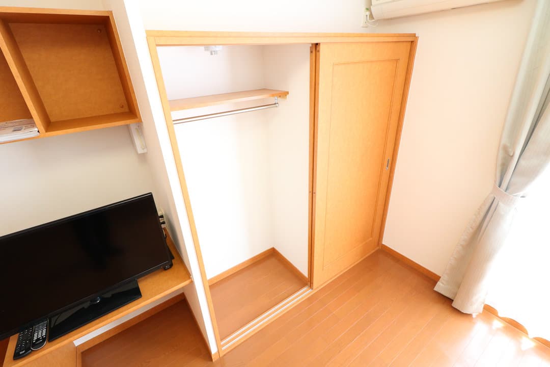Room image 8