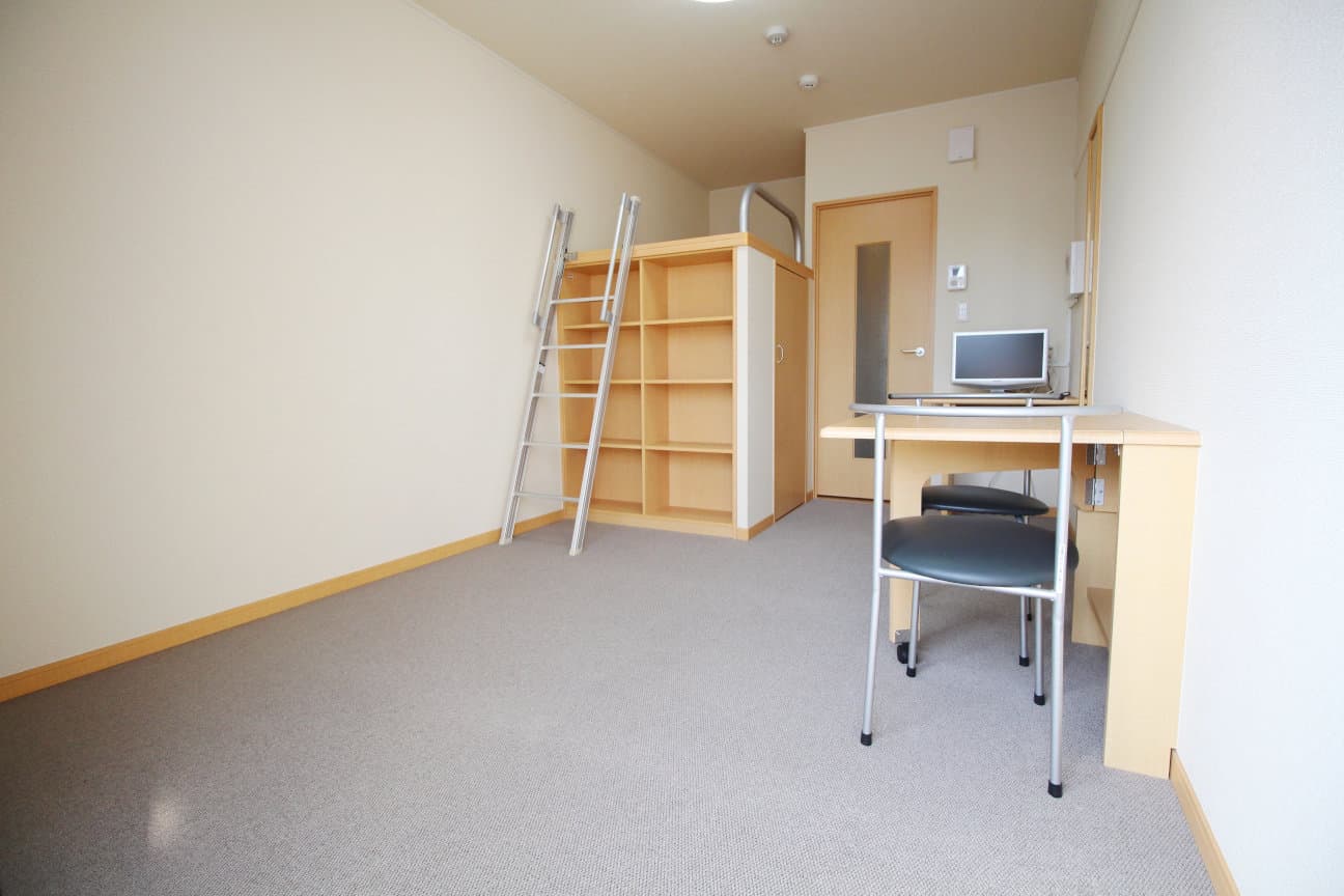 Room image 10