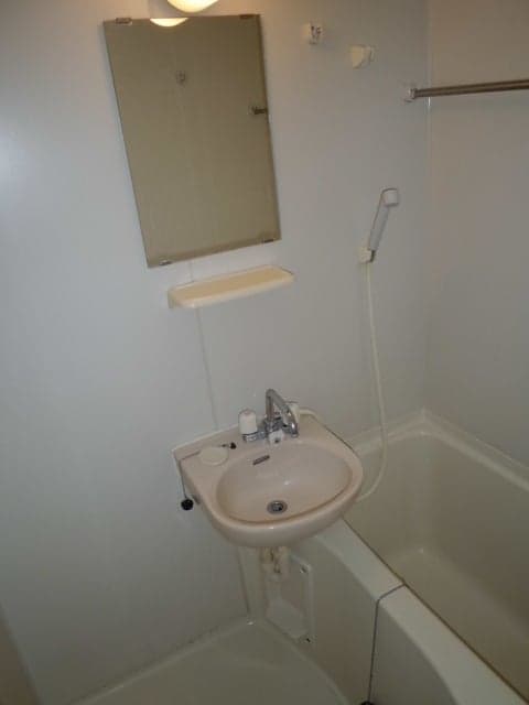 Room image 8