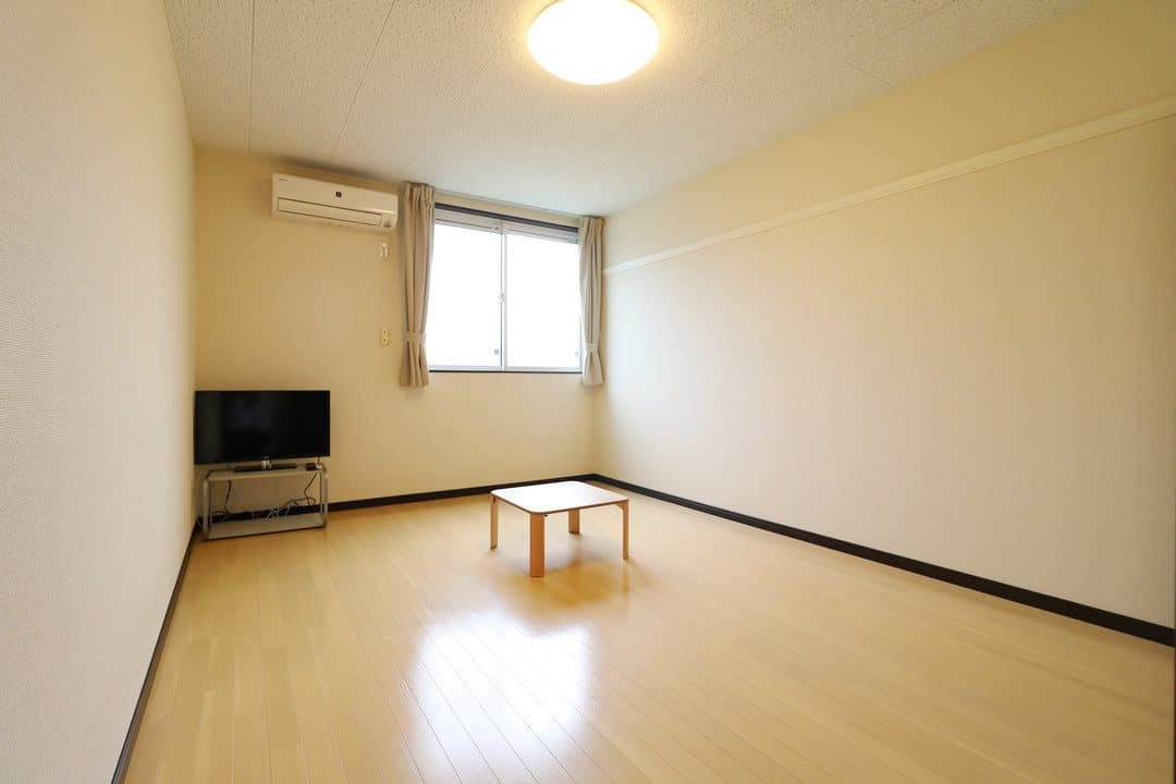 Room image 10
