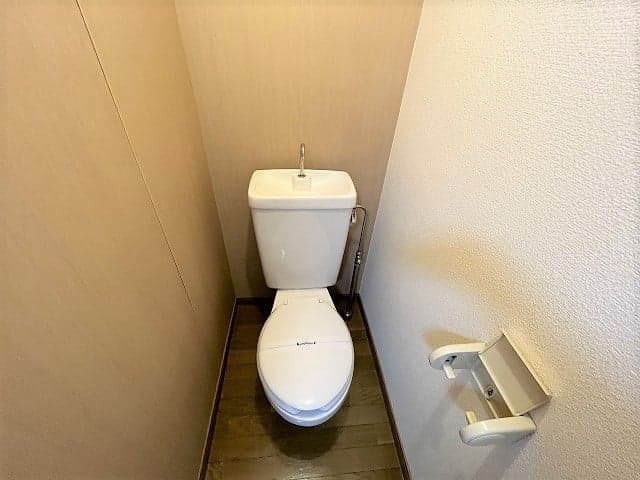 Room image 8