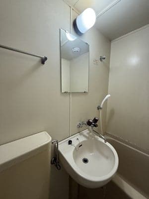 Room image 8