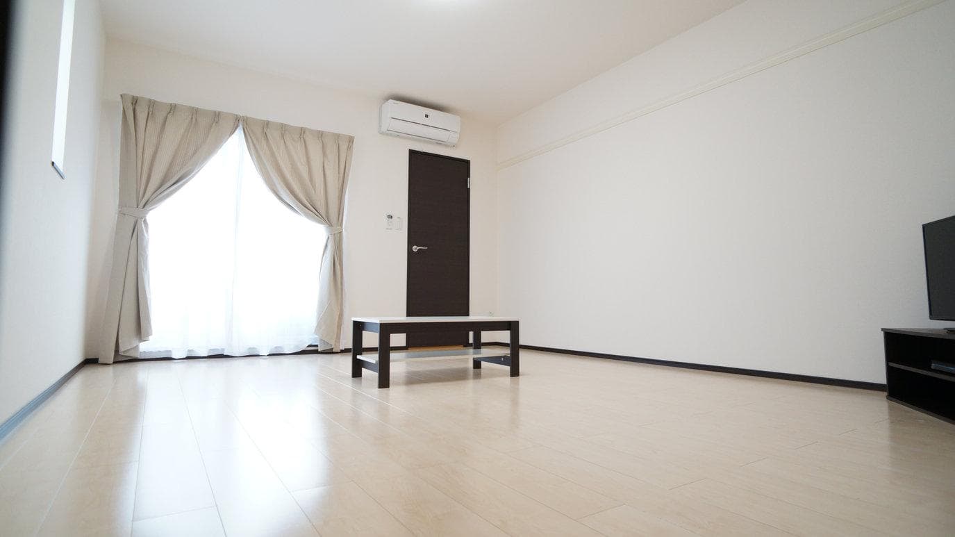 Preview interior of LEONEXT Mihara Nomoto
