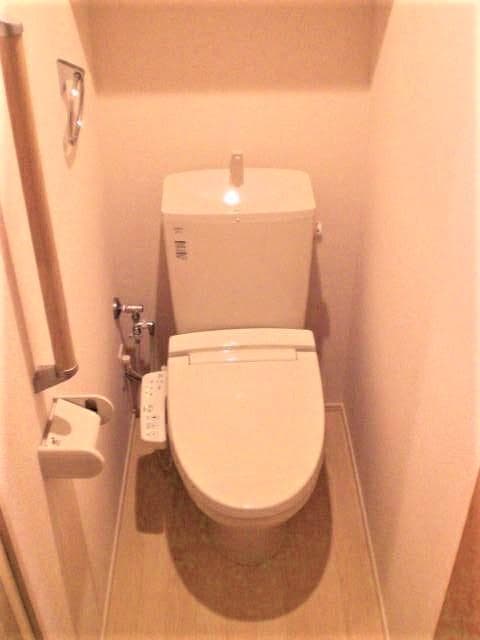 Room image 8