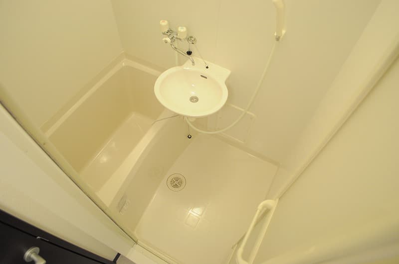 Room image 8