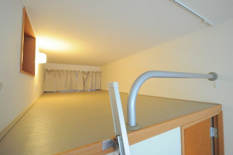 Room image 8