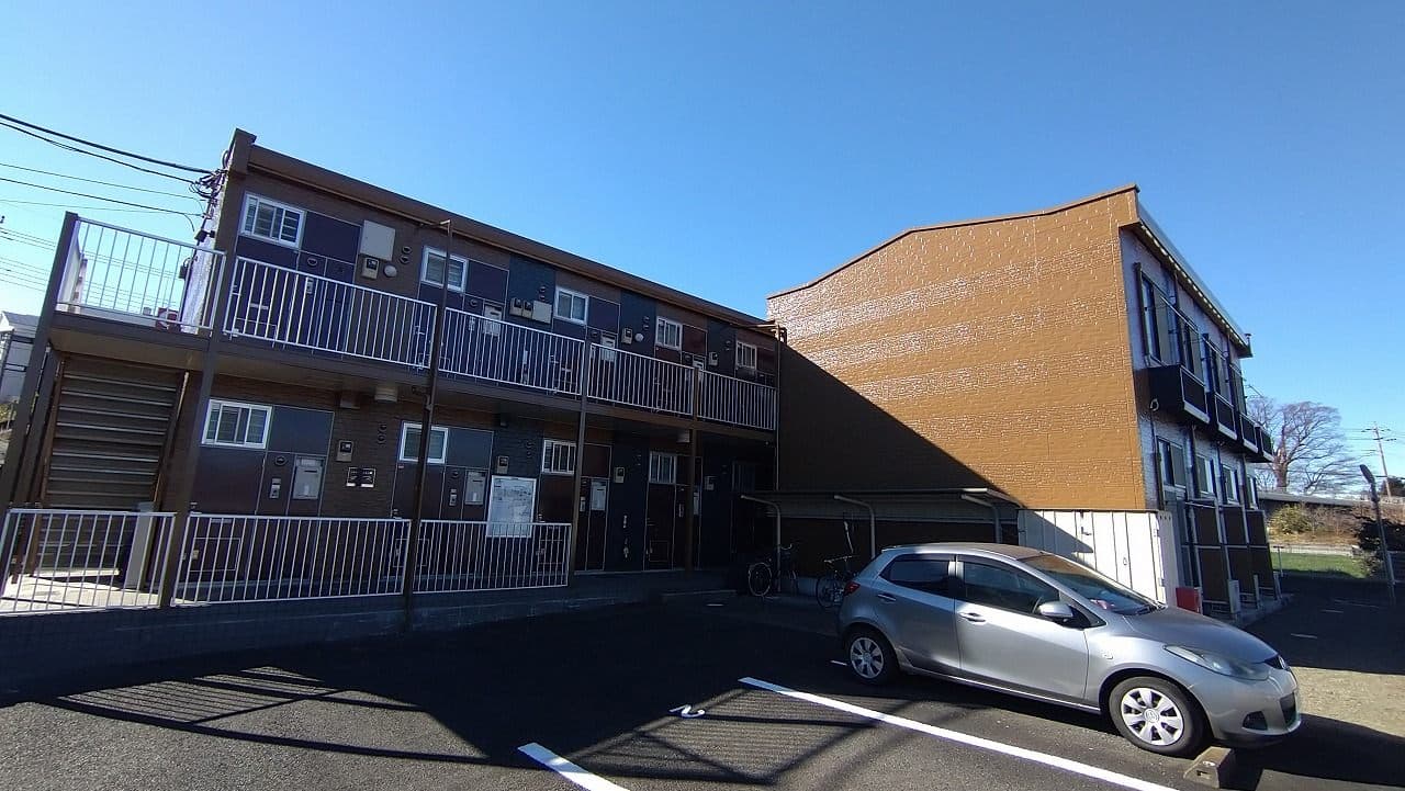 Main exterior of leopalace Onuki