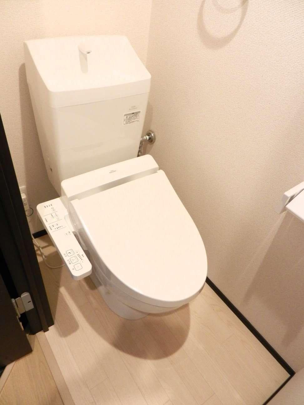 Room image 8