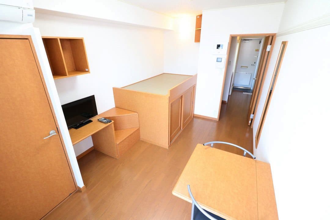 Room image 10