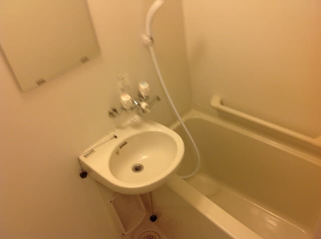 Room image 8