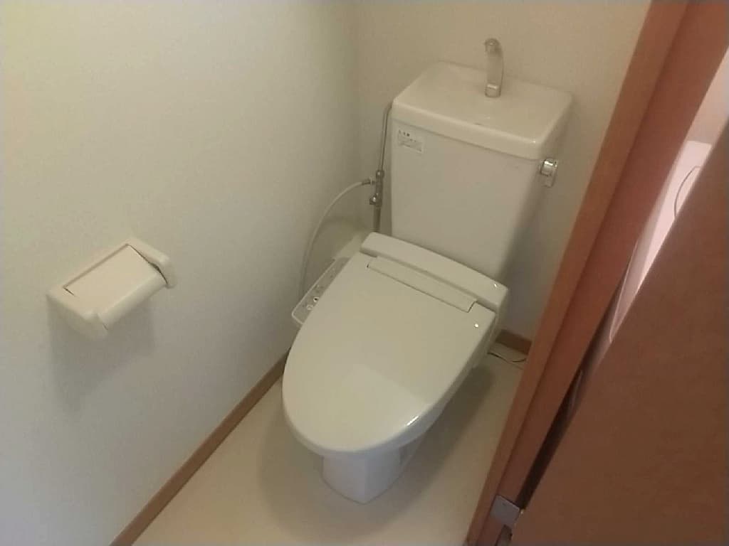Room image 8