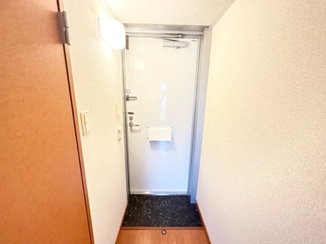 Room image 15