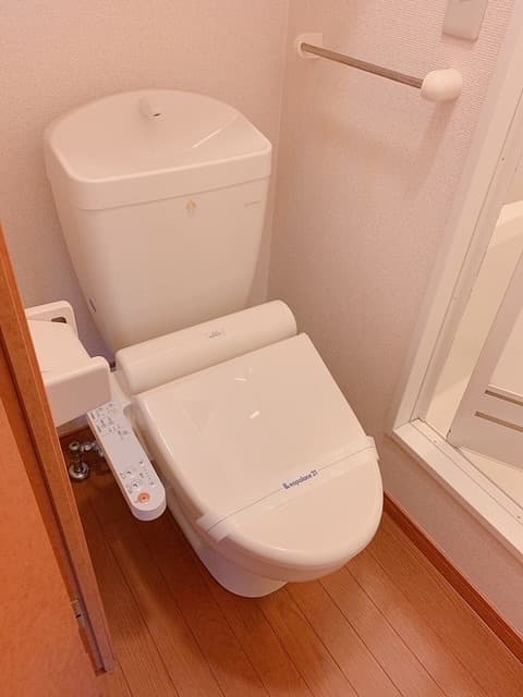 Room image 9