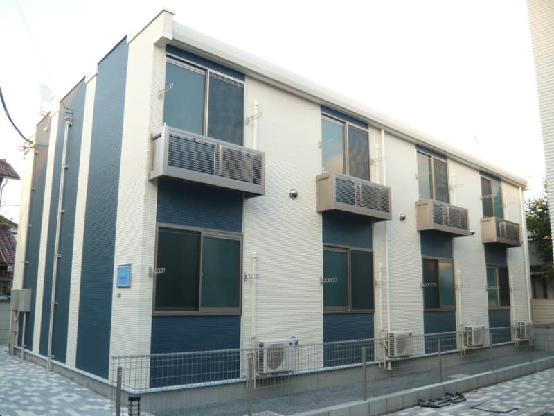 Main exterior of LEONEXT La Etoile