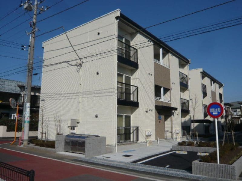Main exterior of LEONEXT Olive A