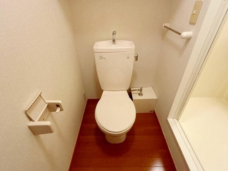 Room image 8