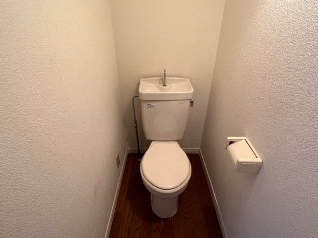 Room image 9