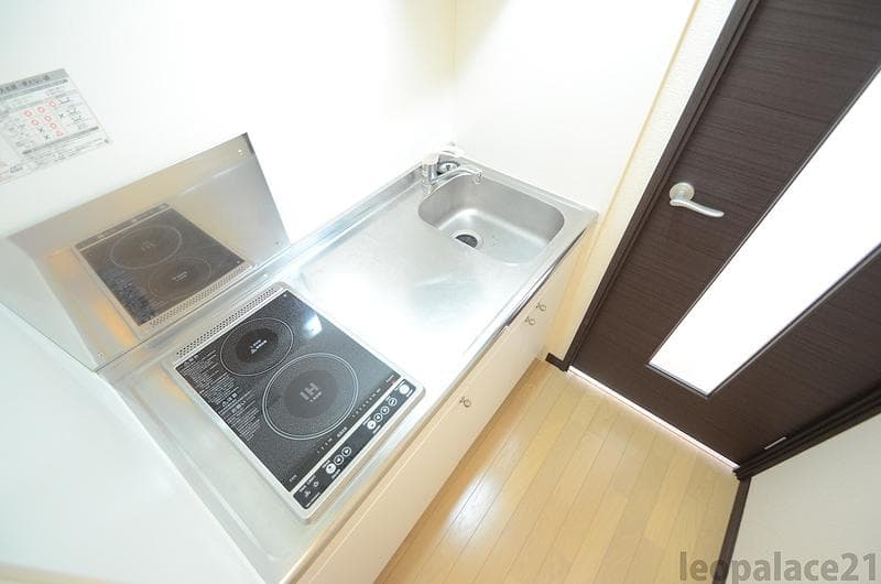 Room image 8
