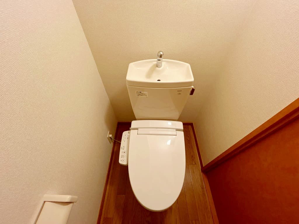 Room image 8