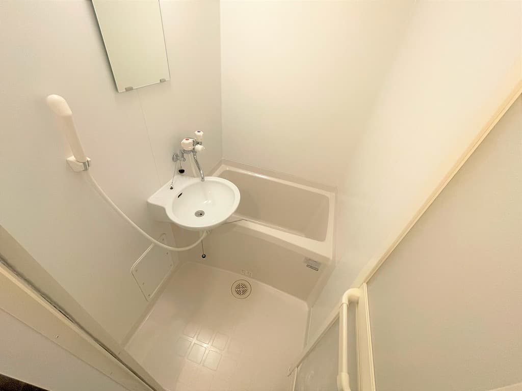 Room image 12