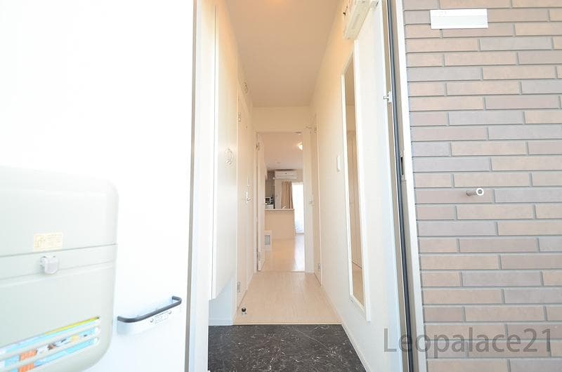 Room image 8