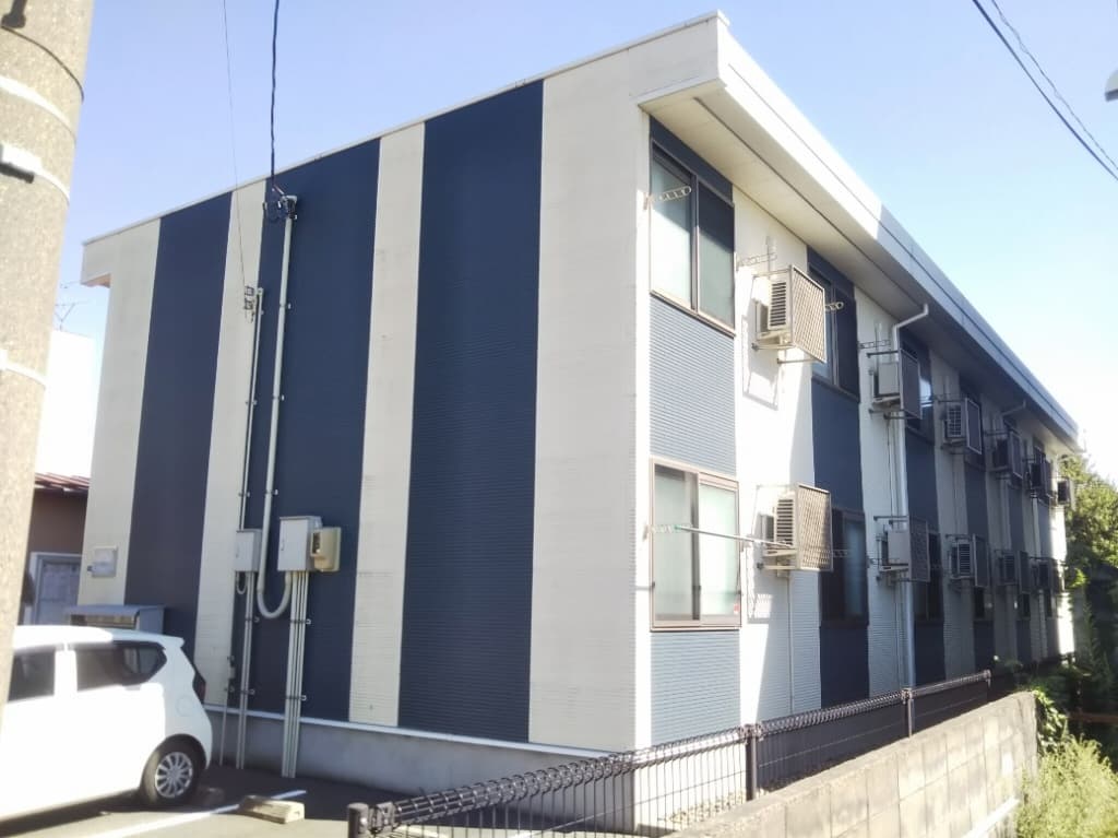 Main exterior of LEONEXT Fine Box