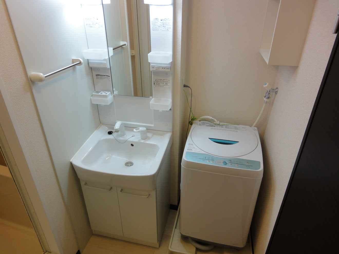 Room image 8