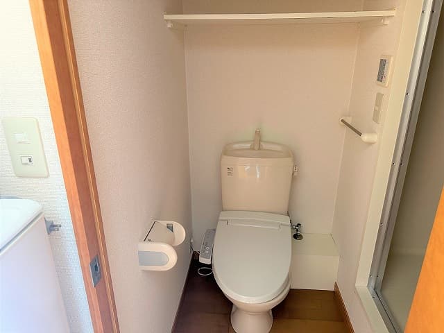Room image 15