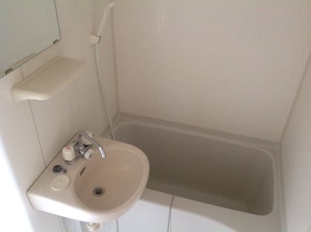 Room image 8