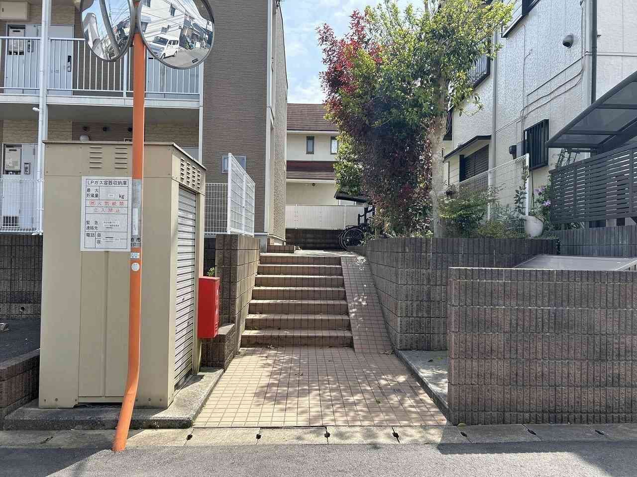 Room image 12
