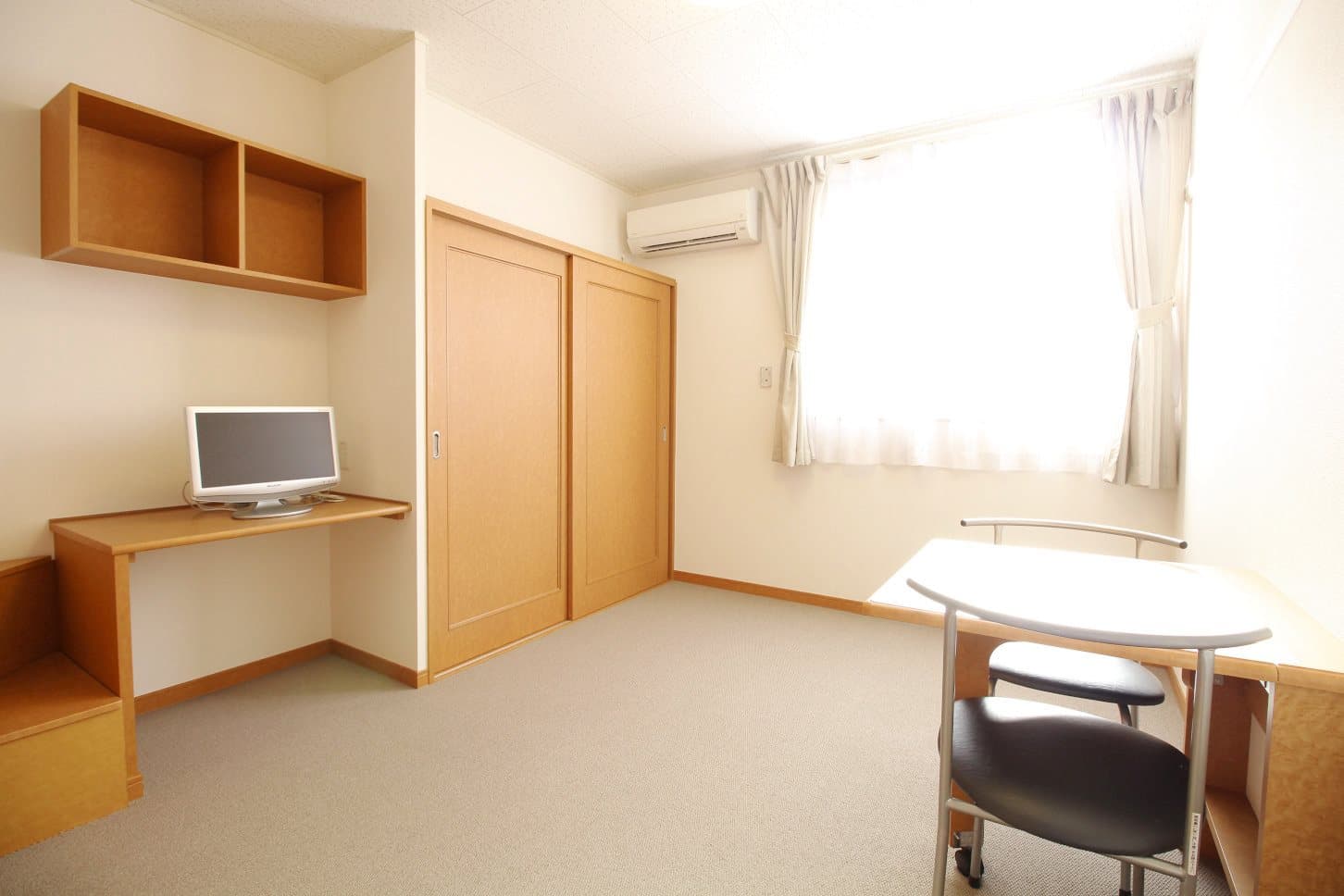Room image 10