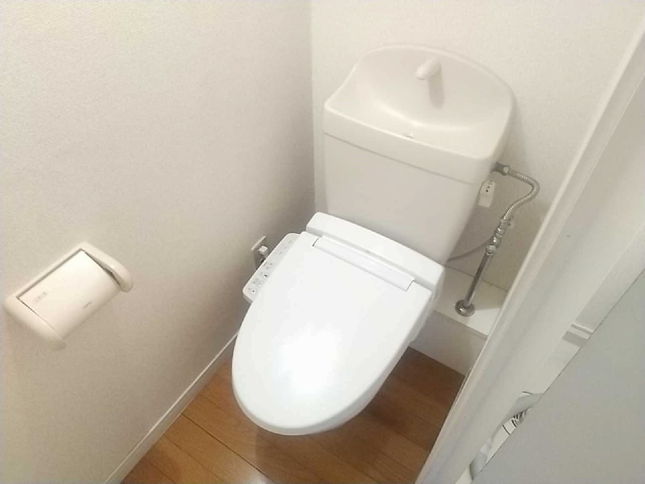 Room image 8