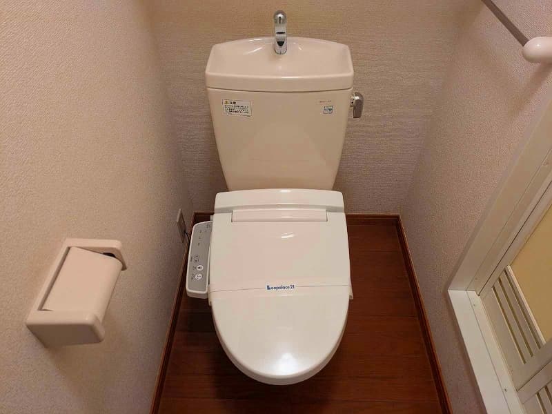 Room image 8