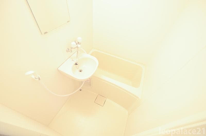 Room image 9