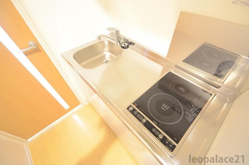 Room image 8