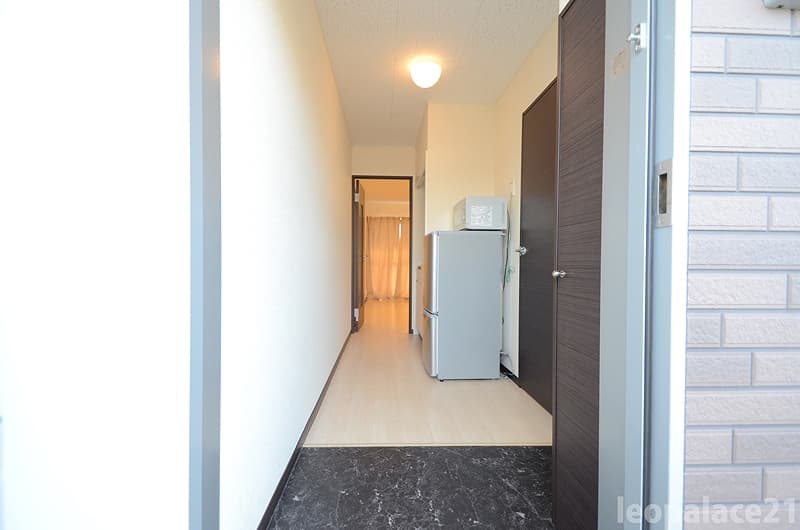 Room image 8