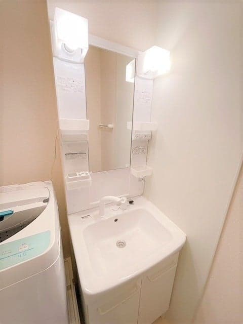 Room image 8