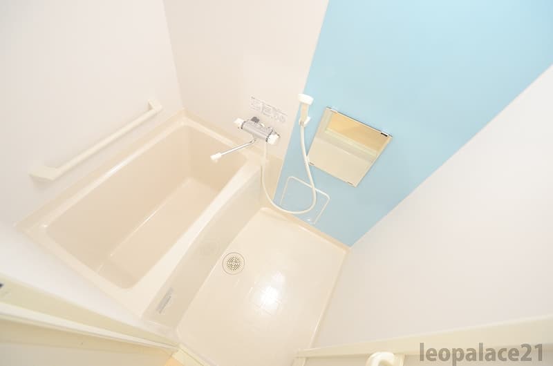 Room image 9