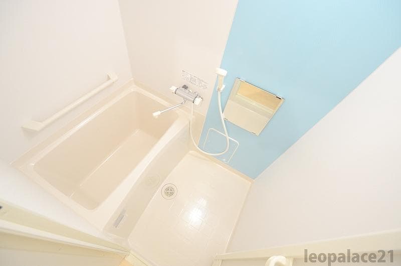 Room image 9