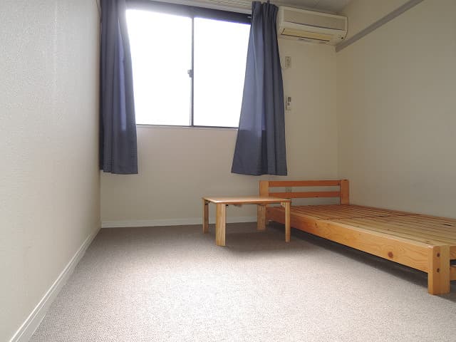 Room image 8