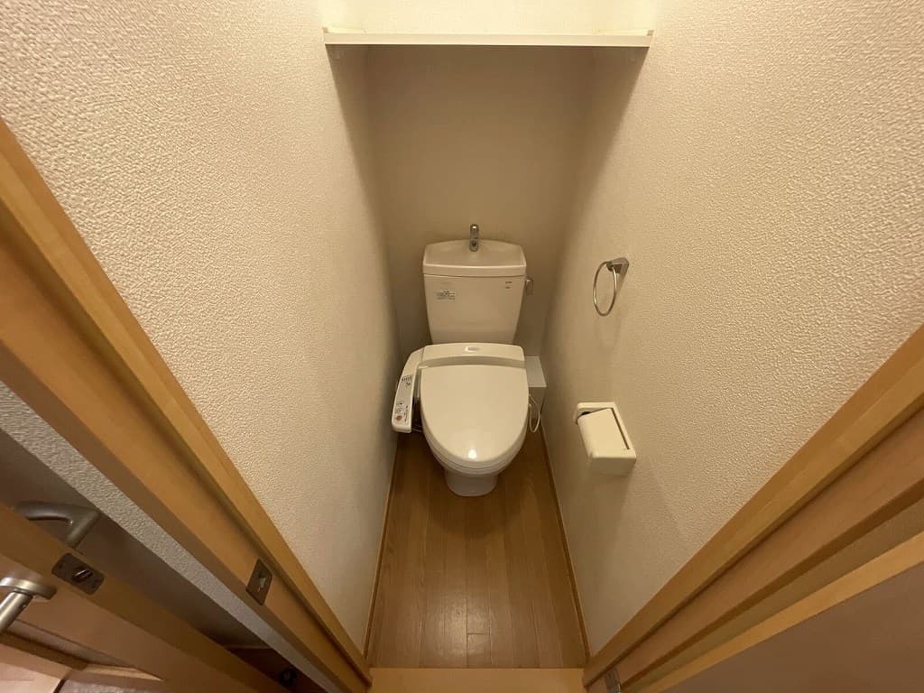 Room image 8