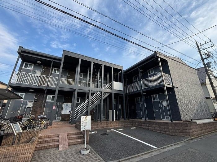 Main exterior of leopalace Cree
