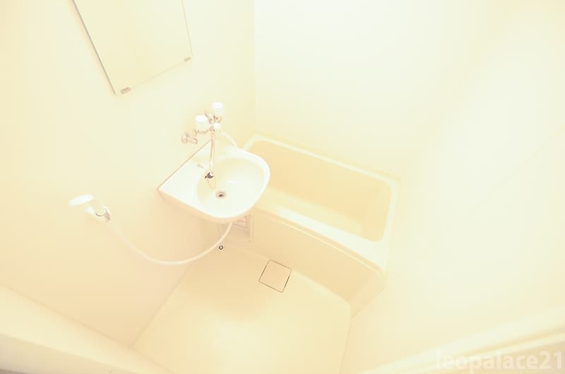 Room image 9