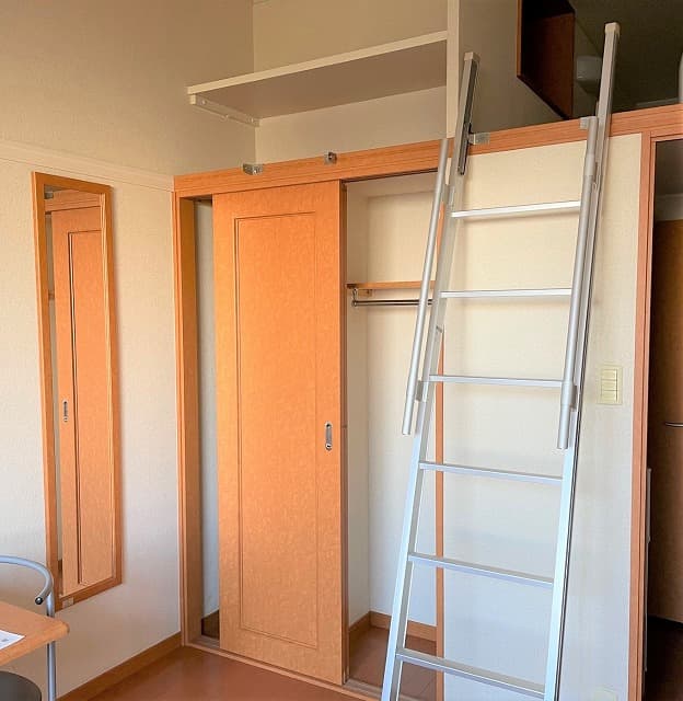 Room image 8