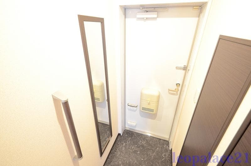 Room image 14