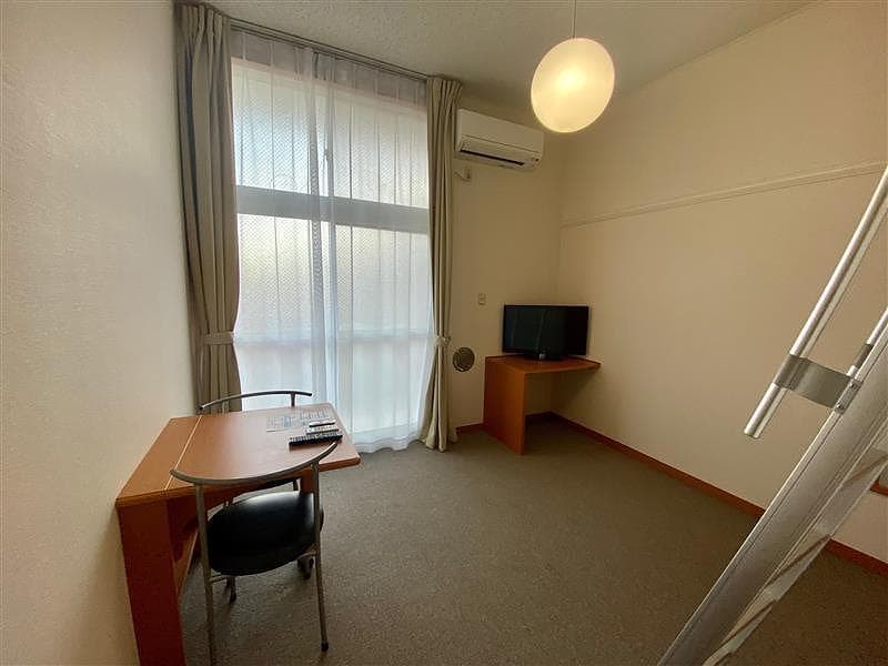 Room image 10